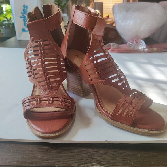 Sugar, Open Weave Sandal with Stacked Heel,  Zippered closure in back, Brown - Picture 6 of 7